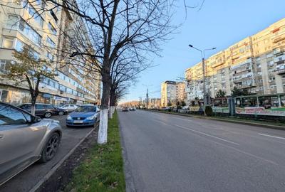 Spatiu Comercial - Stradal, 70 mp , bd.Republicii - 2