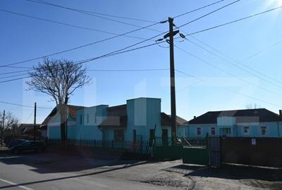 Hale, spatii de depozitare si administrative, teren 6530 mp, - 6