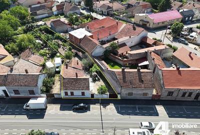 Casă cu 3 camere cu Teren 749 Mp în Central - 1