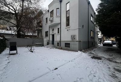 Casă individuală cu 12 camere cu Canalizare în Cotroceni - 22