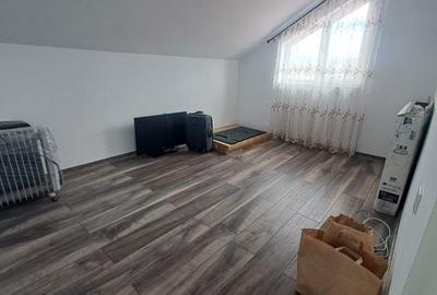 Casă cu 4 camere cu Teren 820 Mp în Voinești - 5