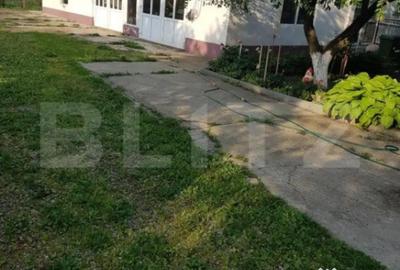 Casă cu 4 camere cu Teren 1420 Mp în Stupini