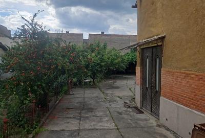 Casa vanzare ARAD zona INTIM, Direct proprietar COMISION 0% - 2