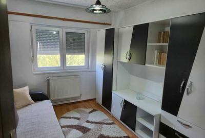 Apartament cu 4 camere decomandat în Central - 2