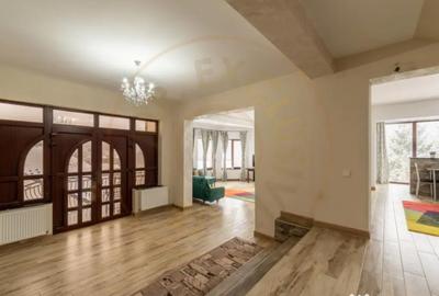 Casă cu 7 camere cu Garaj în Bascov - 16