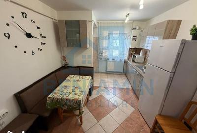 Apartament cu 2 camere decomandat în 1 Mai