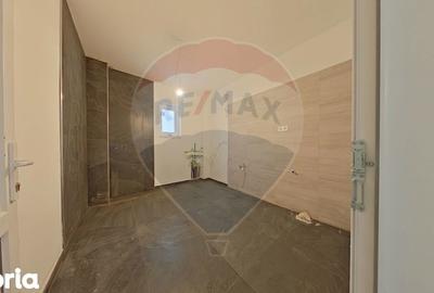 Casă cu 5 camere cu Teren 276 Mp în Dâmbul Rotund - 11