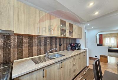 Apartament cu 3 camere decomandat în Central - 1