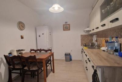 Km 4 - Casa 3 camere mobilata-utilata ,centrala gaze , termen lung -600euro - 16