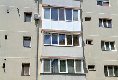 Apartament cu 3 camere semidecomandat în Girocului - 1