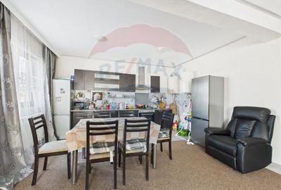 Casă cu 5 camere cu Teren 501 Mp în Est - 2