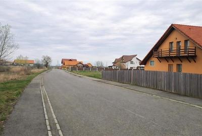 1.400 mp intravilan, in cartier tanar, cu drum deschis,energie la poarta, Prejme - 2