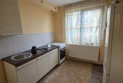 Garsoniera de vanzare Astra strada Marte parter 28mp+28mp demisol - 2