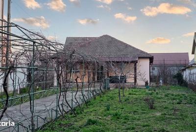 Casă cu 4 camere decomandat în Central - 4