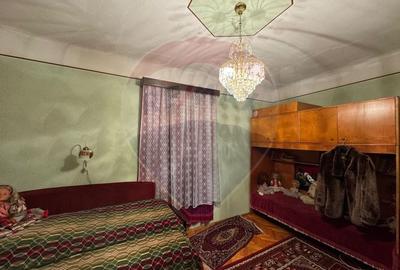 Casa cu 10 camere - ideala pentru pensiune, gradinita sau pt. locuit - 2