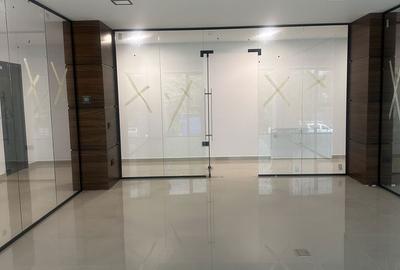 Spațiu comercial, de 123 mp, în Central - 7