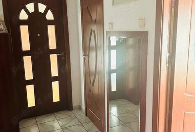 Apartament cu 3 camere decomandat, mobilat în 13 Septembrie - 6
