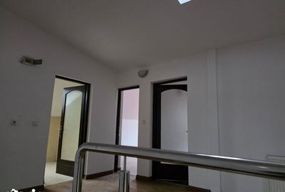 Casă cu 5 camere cu Teren 220 Mp în Orașul Nou - 14