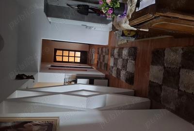 Apartament cu 3 camere decomandat în Petros - 1