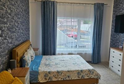 Proprietar inchiriez garsoniera parter, complex rezidențial