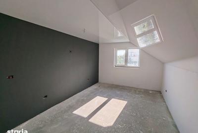 Casă cu 5 camere cu Teren 300 Mp în Lumina