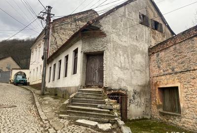 Casă cu 6 camere în Oravița - 8