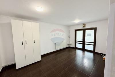 Spațiu comercial, de 110 mp, în Central - 9