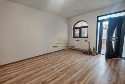 Casă cu Teren 500 Mp în Central - 7