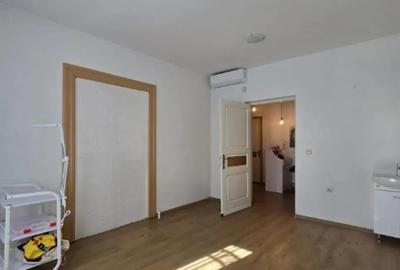 Spațiu comercial, de 69 mp, în Central - 10