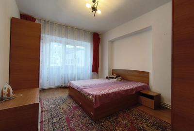 Apartament cu 4 camere decomandat în Nicolina - 3