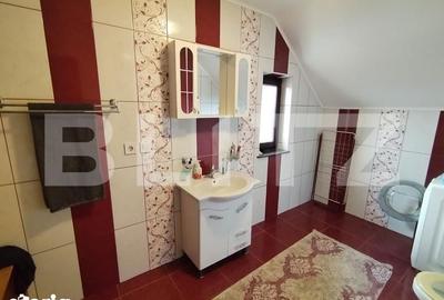 Casă cu 10 camere cu Teren 2300 Mp în Central - 2