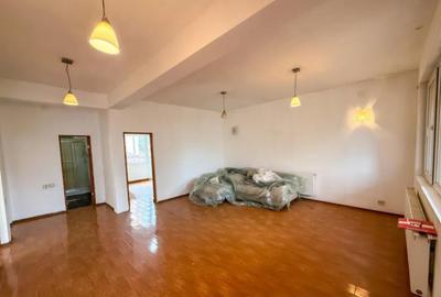 Casă cu 3 camere cu Canalizare în Central - 9