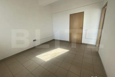 Spațiu comercial, de 36 mp, în Central - 4
