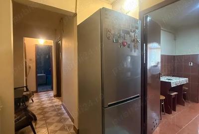 Apartament cu 3 camere decomandat în Costești - 3