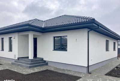 Casă cu 4 camere cu Teren 500 Mp în Central