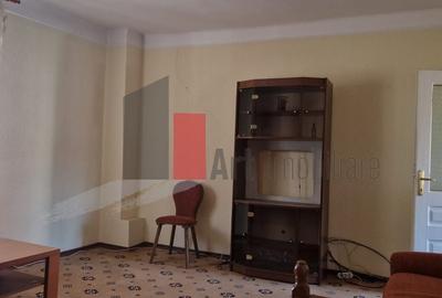 Casă individuală cu 3 camere cu Canalizare în Central - 9