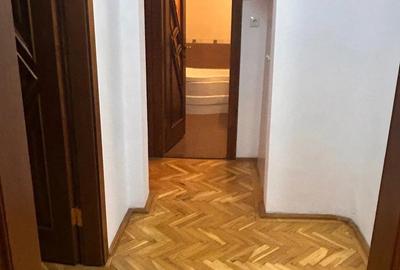 Apartament cu 3 camere decomandat în 1 Mai - 7