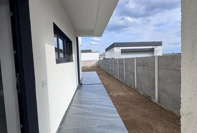 Duplex cu 5 camere cu Canalizare în Moșnița Nouă - 12