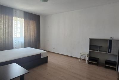 Apartament cu 2 camere decomandat în Gară