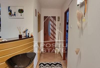 Apartament decomandat cu 3 camere, etaj intermediar, zona Dacia - 5