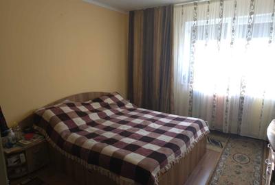 Apartament cu 2 camere decomandat în Bora - 2