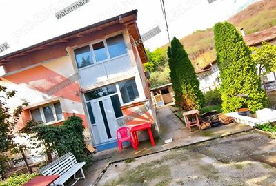 Vand sau schimb cu apartament (plus diferen?a) casa P+1 - 2