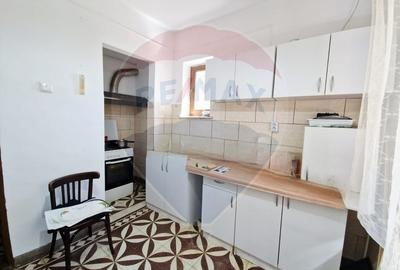 Casa / Vila  str. Ana Ipatescu S+P+1 , 5 camere , teren - 252 mp - 8