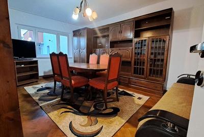 Apartament cu 4 camere decomandat în Plopilor - 1