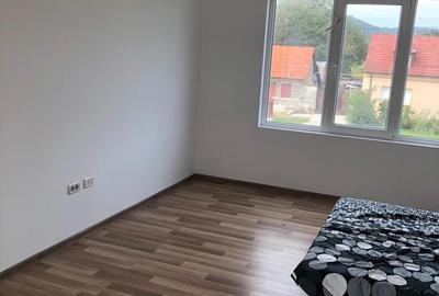 Casa cu spatiu comercial si teren de 2877 m2 in Glimboca - 2