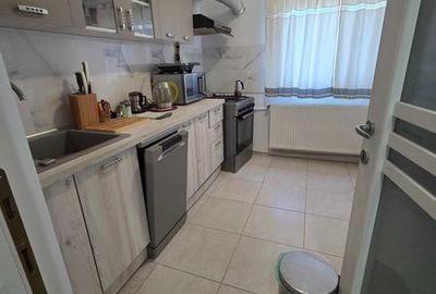 Apartament cu 3 camere decomandat în Timpuri Noi