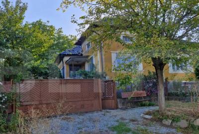 Casă cu 4 camere în Central - 2