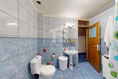 Casă individuală cu 7 camere cu Teren 311 Mp în Universitate - 34