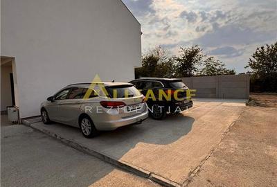 Casă cu 4 camere cu Canalizare în Central - 3