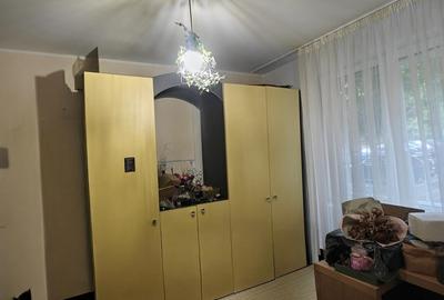 Apartament cu 3 camere decomandat în Rahova - 1